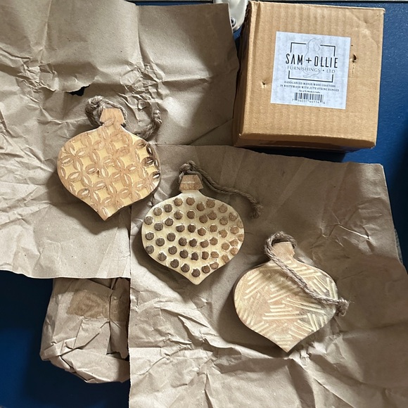 New Set of 3 mango wood ornaments, Sam + Ollie modern farmhouse, Christmas, gift - Picture 11 of 14